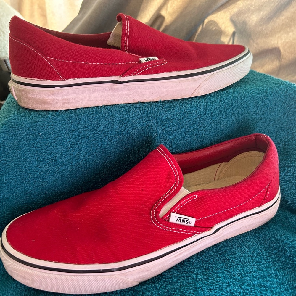 vans red slip on w9 m7.5